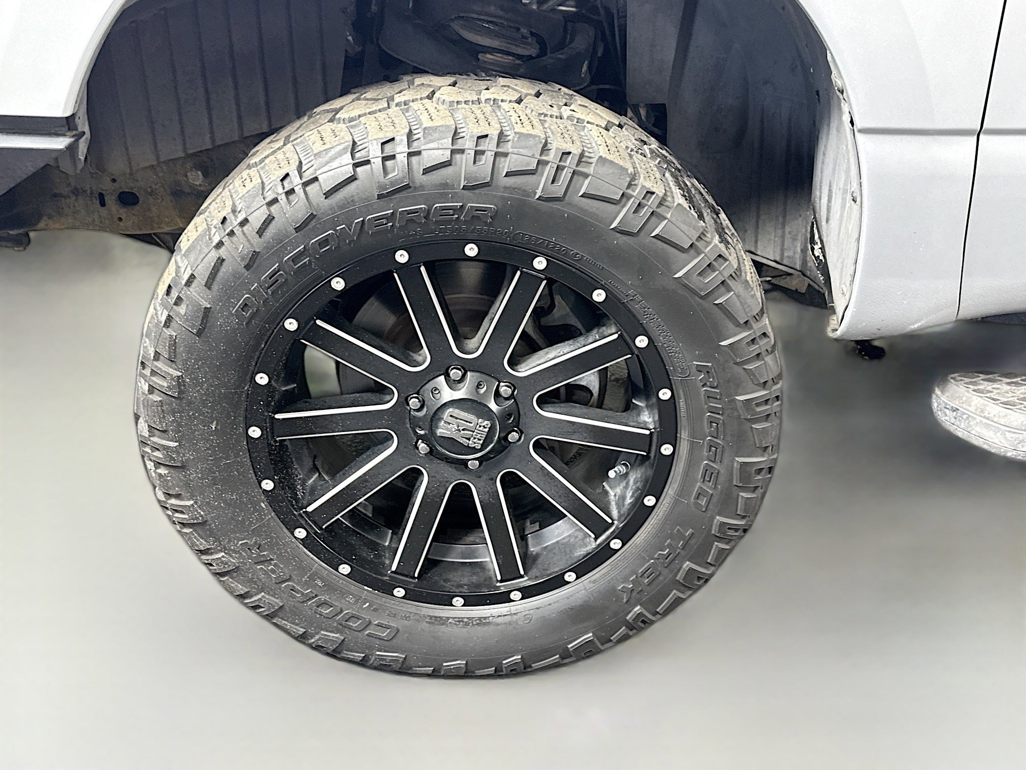 Used 2017 Nissan Titan SV AWD/4WD image 38