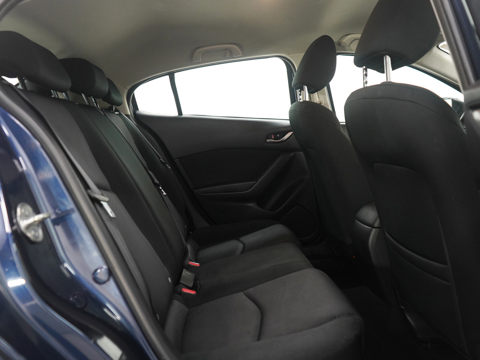 Used 2015 MAZDA MAZDA3 i Sport image 11