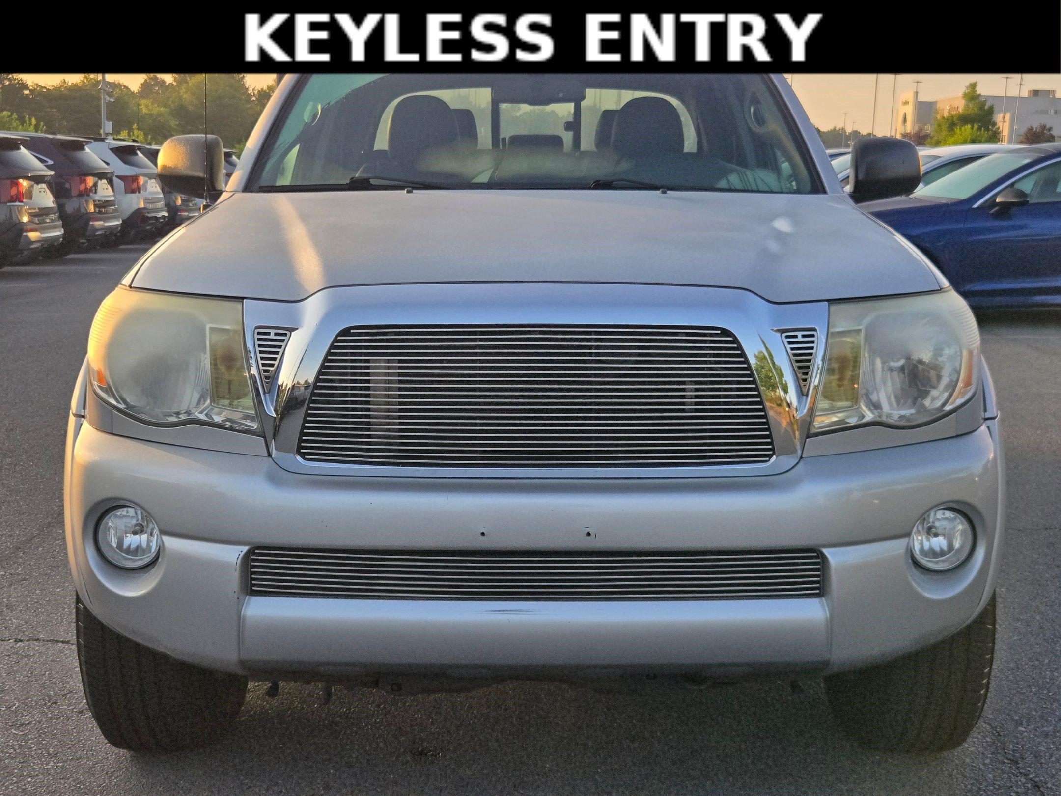 Used 2011 Toyota Tacoma 4x4 Double Cab w/ SR5 Pkg #2 image 2
