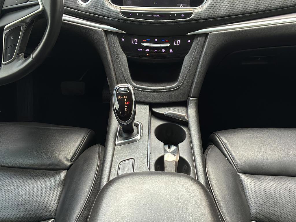 Used 2017 Cadillac XT5 Luxury w/ Driver Awareness Package FWD image 16