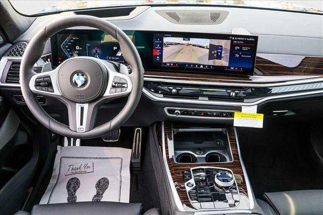 Used 2025 BMW X7 M60i image 22
