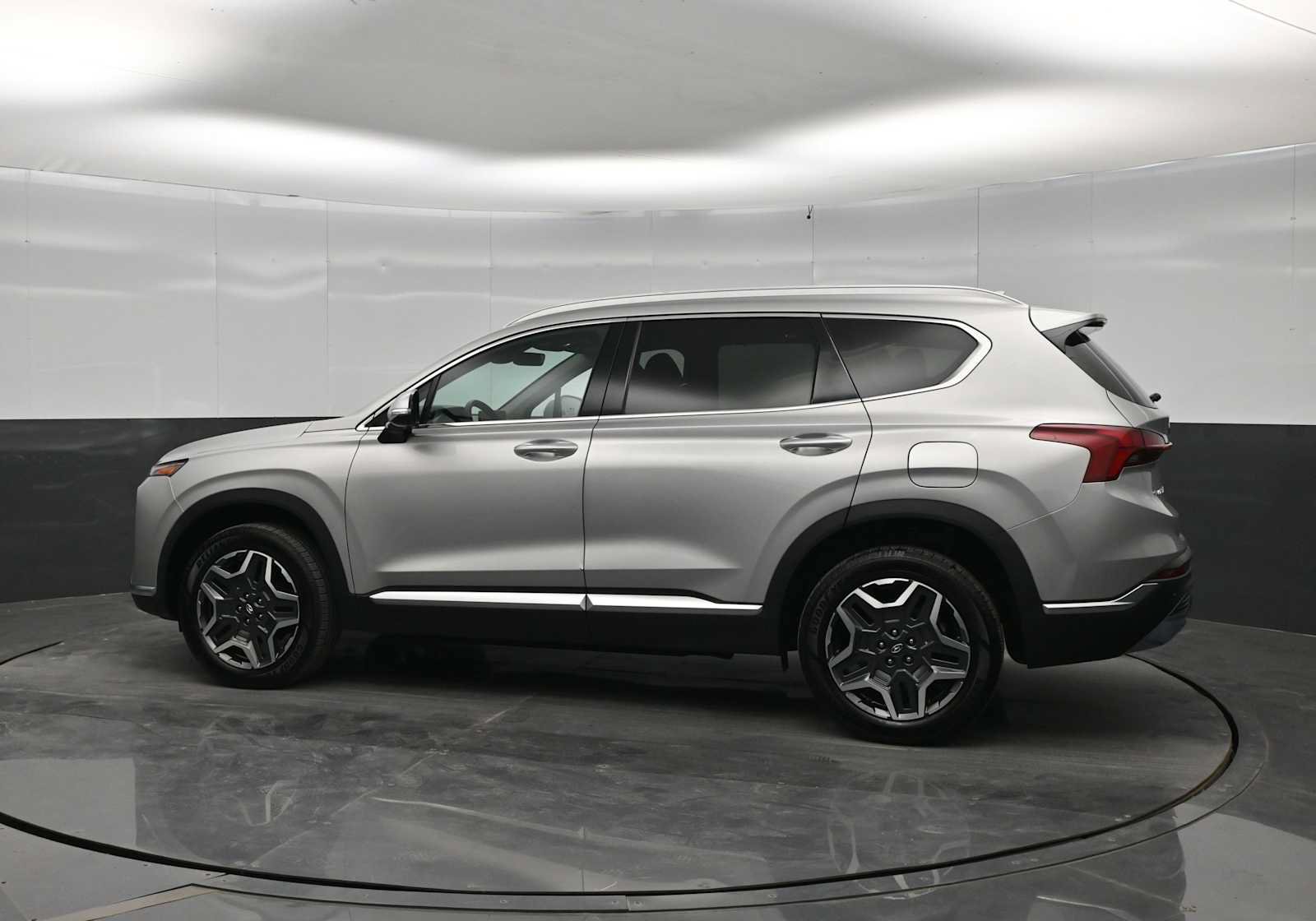 Used 2022 Hyundai Santa Fe SEL Premium w/ Cargo Package AWD/4WD image 5