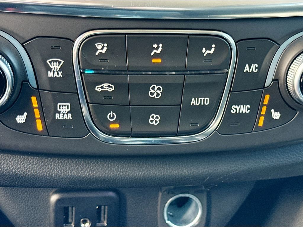 Used 2021 Chevrolet Traverse LT AWD/4WD image 20