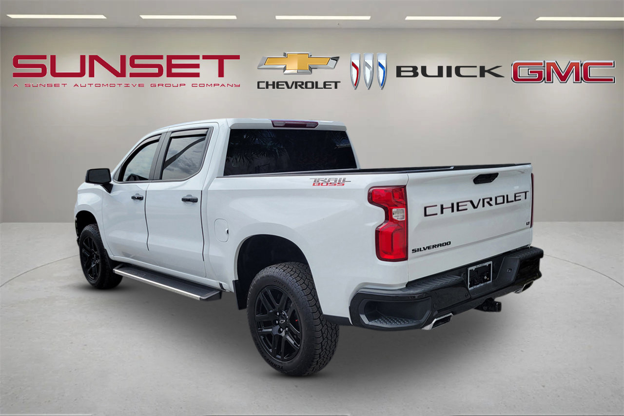 Certified 2022 Chevrolet Silverado 1500 LT Trail Boss w/ Safety Package AWD/4WD image 6
