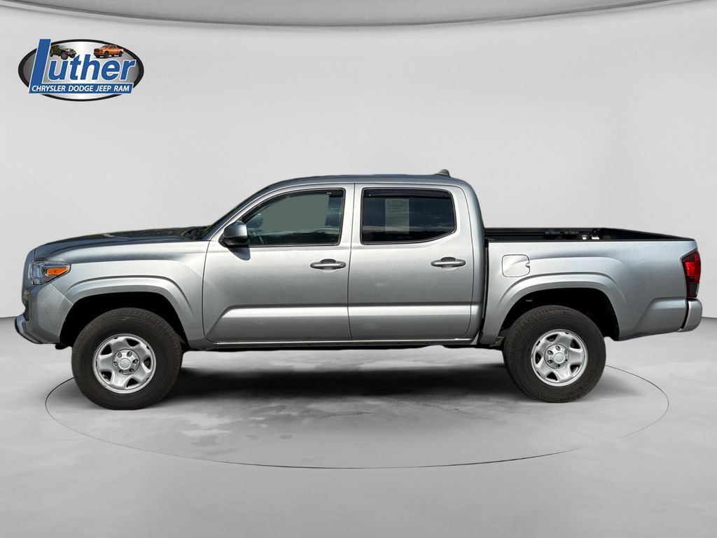 Used 2022 Toyota Tacoma SR AWD/4WD image 2