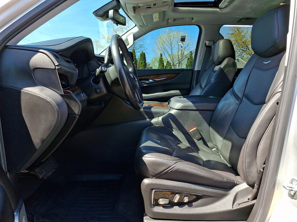 Used 2020 Cadillac Escalade Luxury AWD/4WD image 22