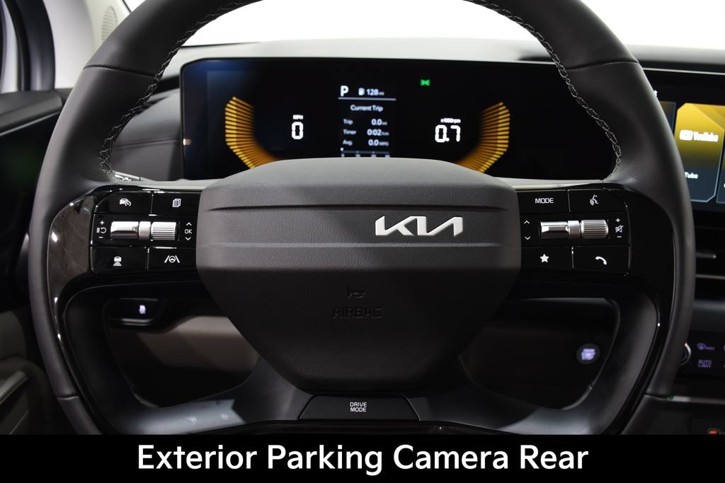 New 2027 Kia Carnival FWD image 12