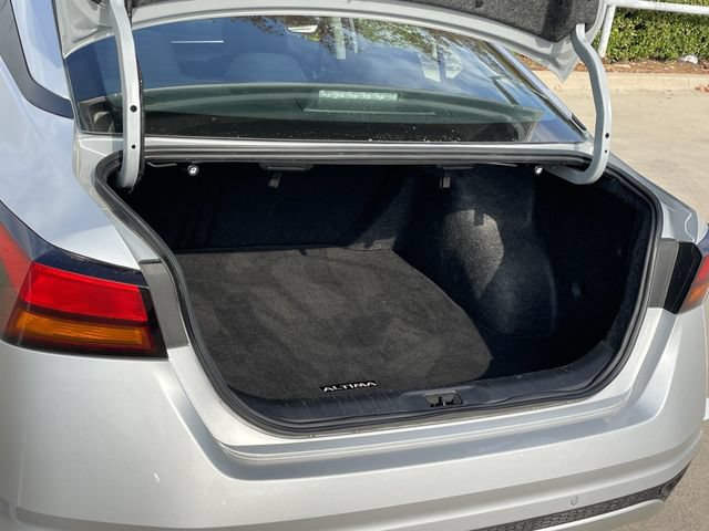 Used 2024 Nissan Altima 2.5 SV FWD image 27