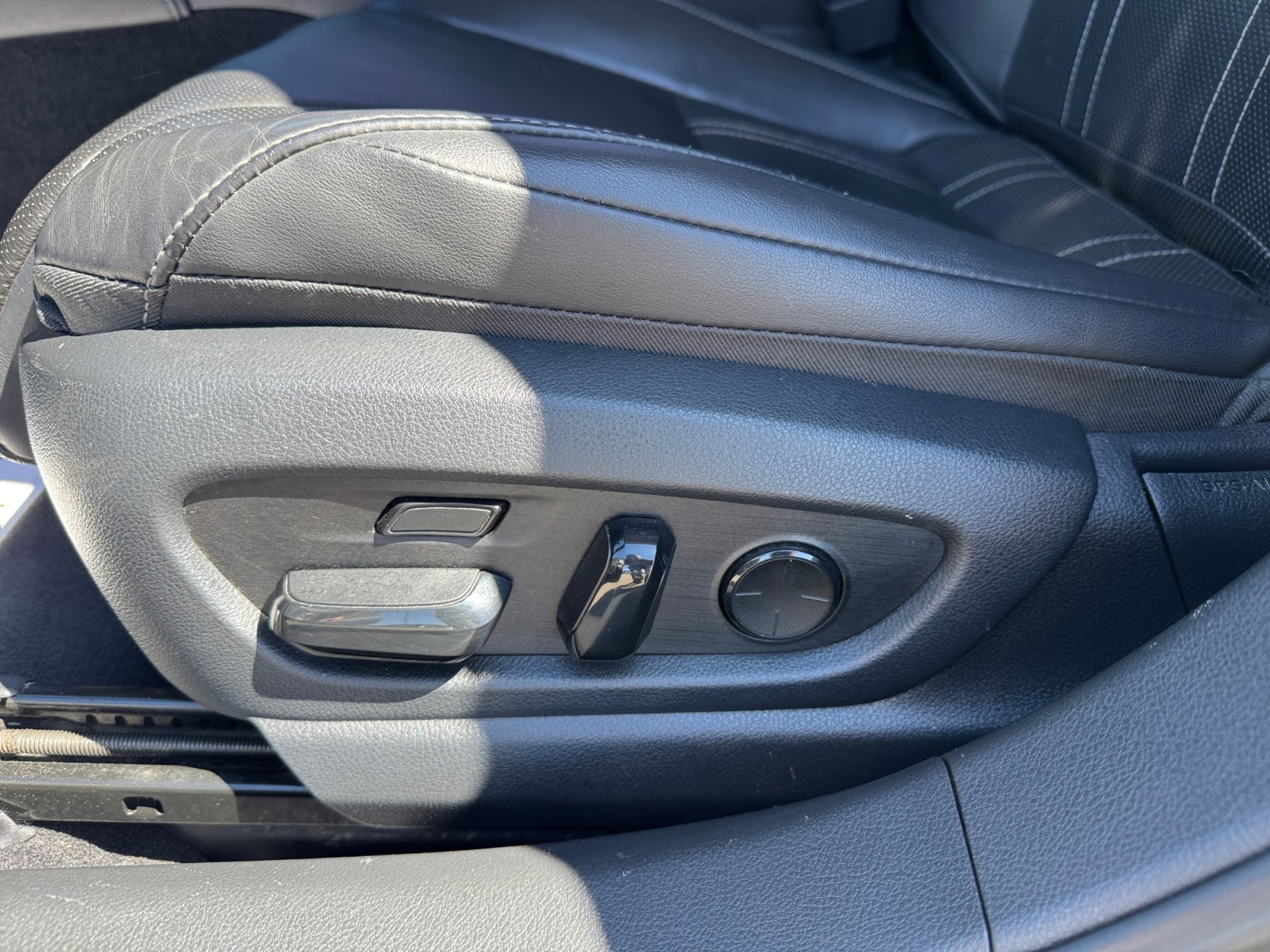 Used 2019 Lexus ES 300h w/ Luxury Package image 14