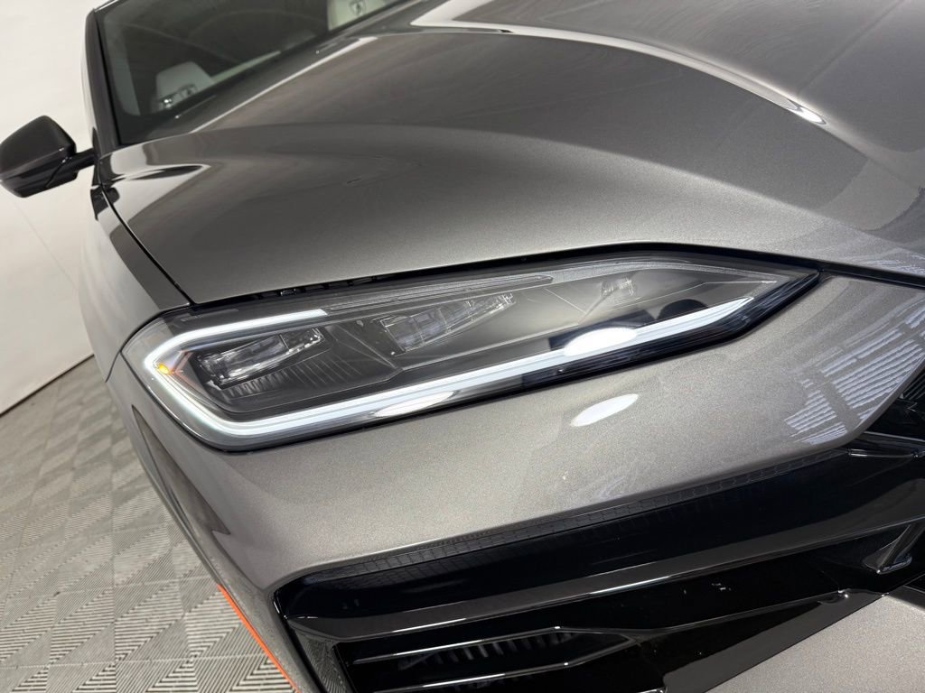 Used 2025 Lamborghini Urus SE image 10