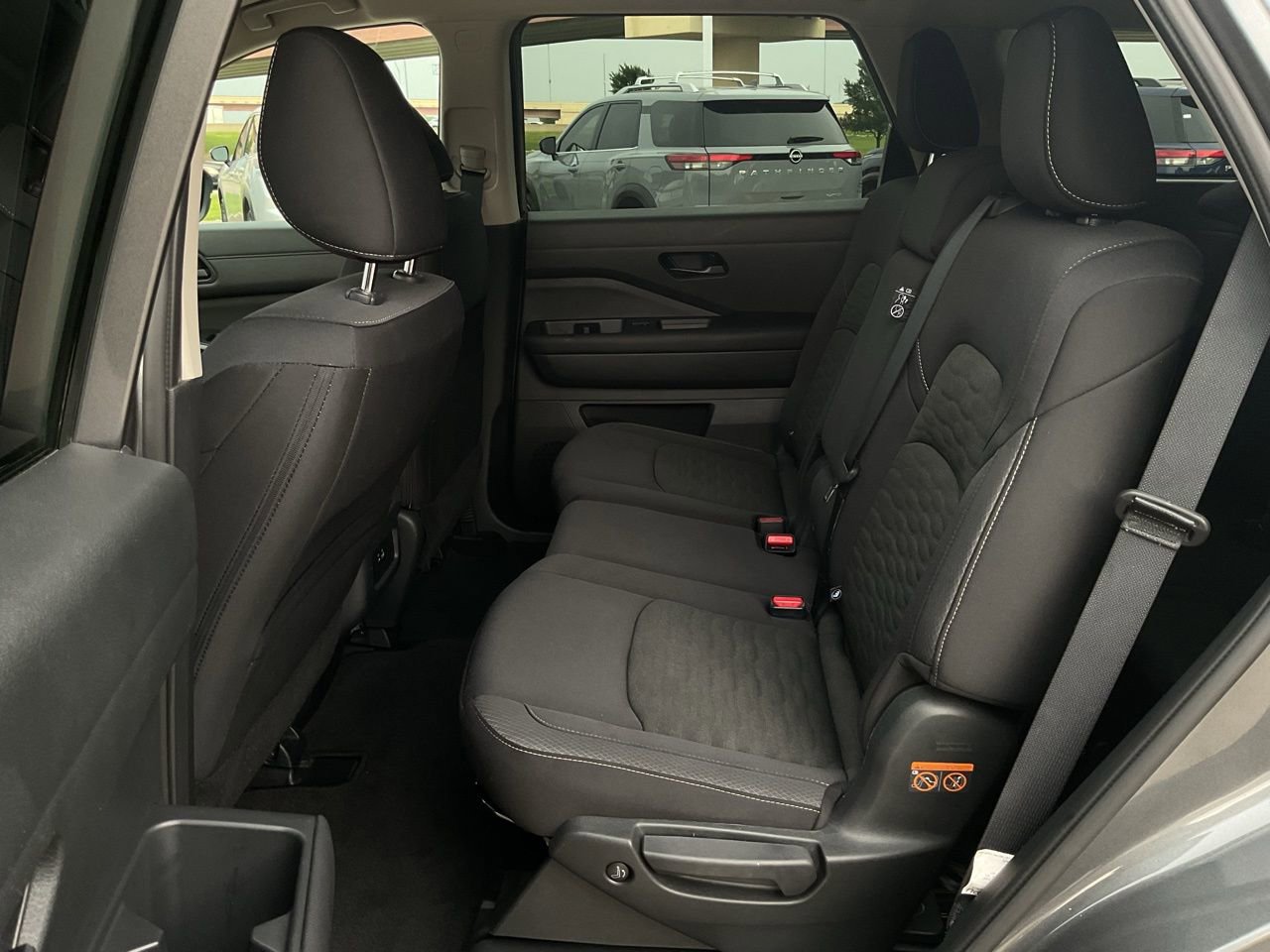 Used 2025 Nissan Pathfinder SV FWD image 12
