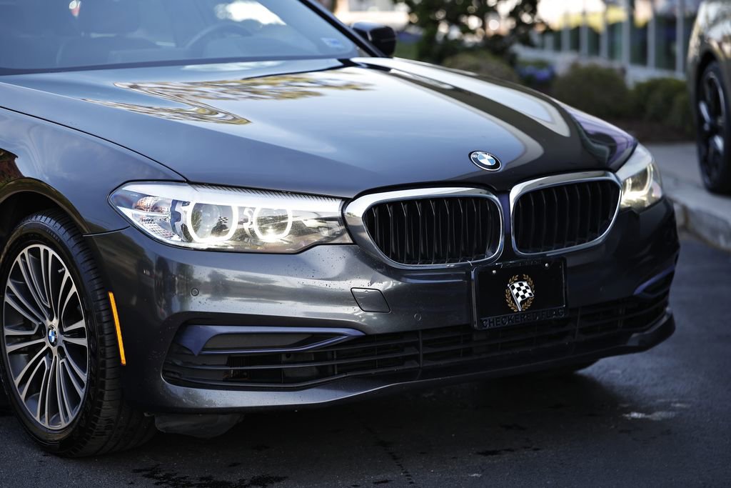 Used 2020 BMW 540i xDrive w/ Premium Package image 2