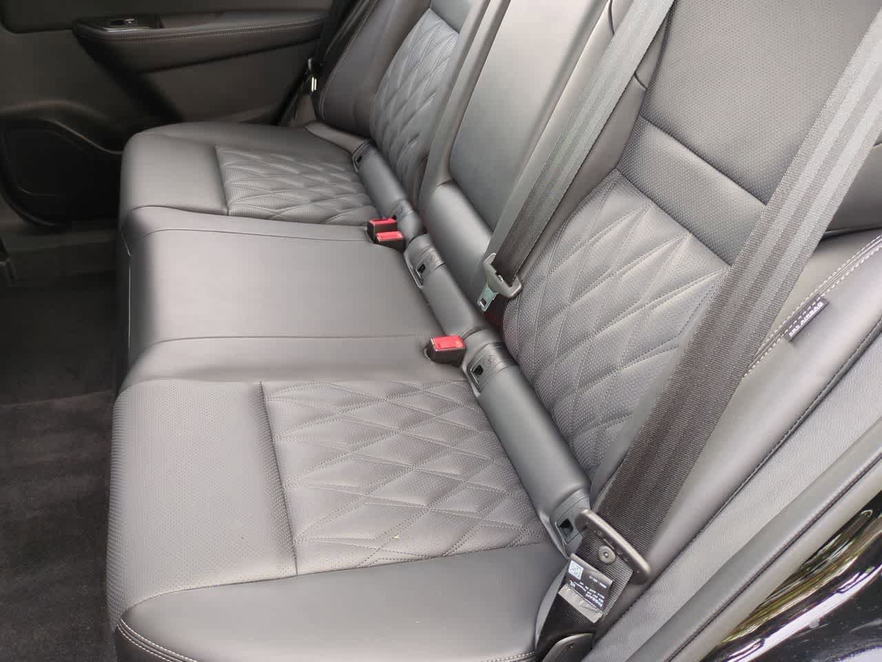 Used 2025 Nissan Rogue Platinum FWD image 21