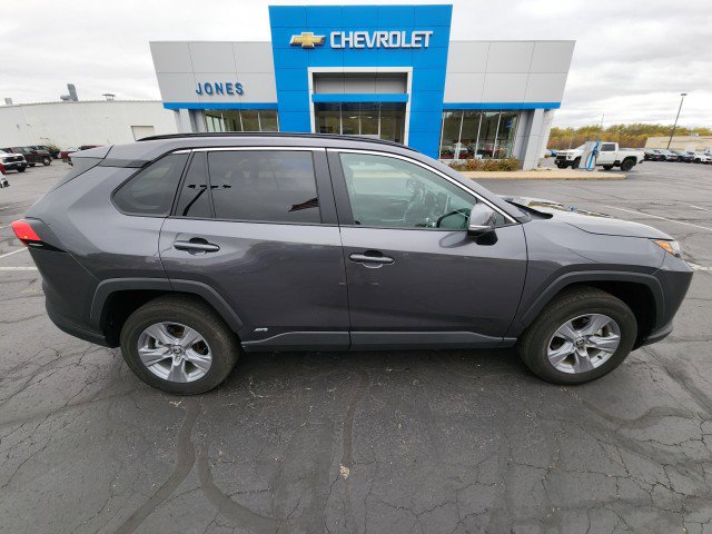 Used 2025 Toyota RAV4 XLE image 6