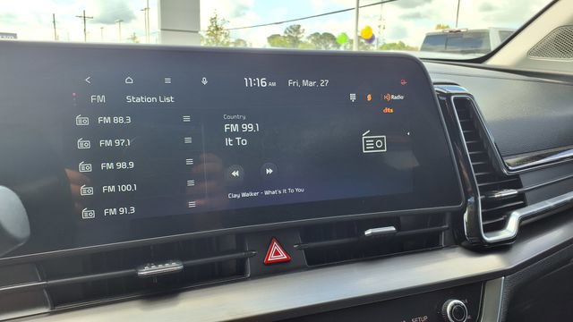 Used 2024 Kia Sportage EX image 25