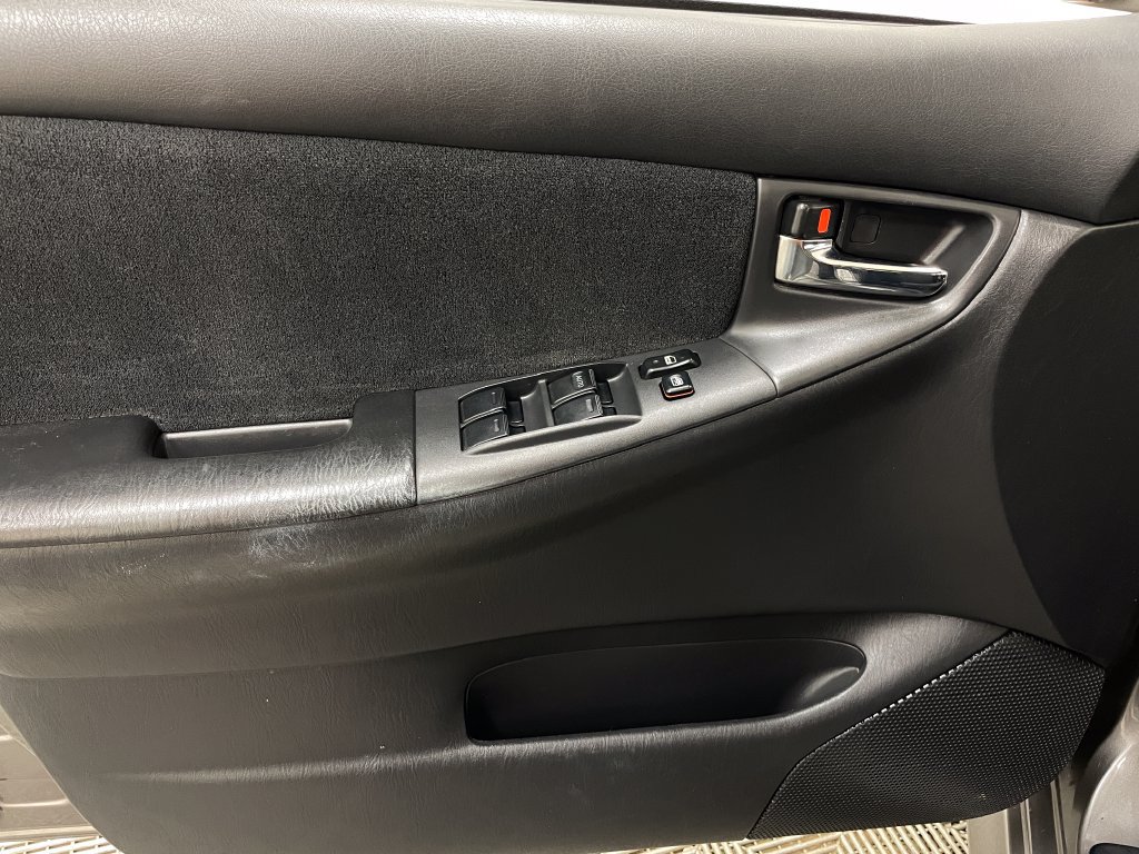 Used 2004 Toyota Corolla CE FWD image 17