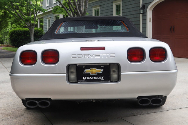 Used 1996 Chevrolet Corvette Convertible RWD image 18