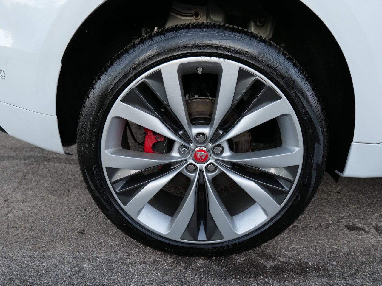 Used 2019 Jaguar F-PACE S image 85