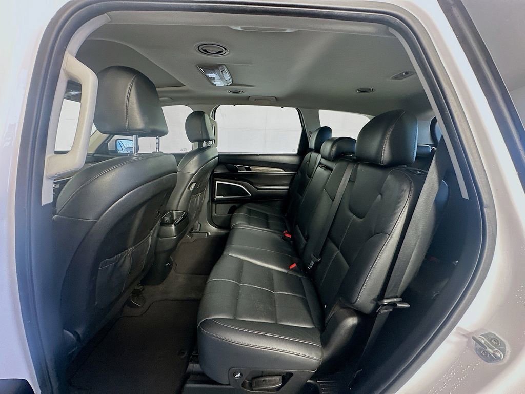 Used 2022 Kia Telluride EX image 25
