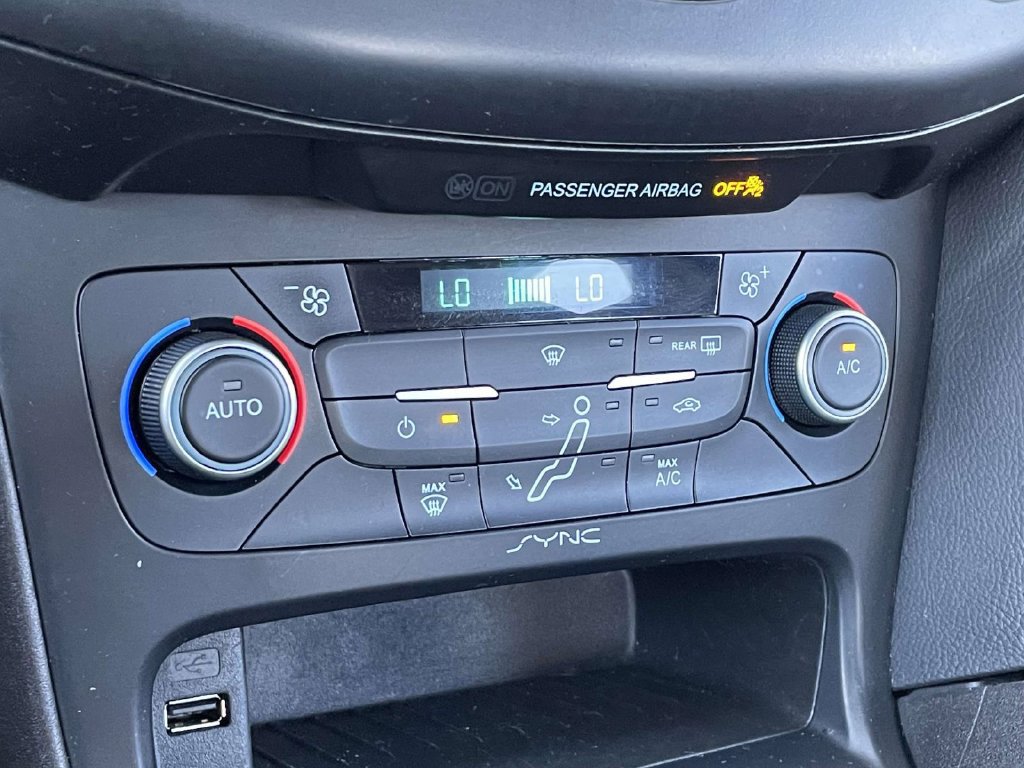 Used 2018 Ford Focus SE FWD image 27