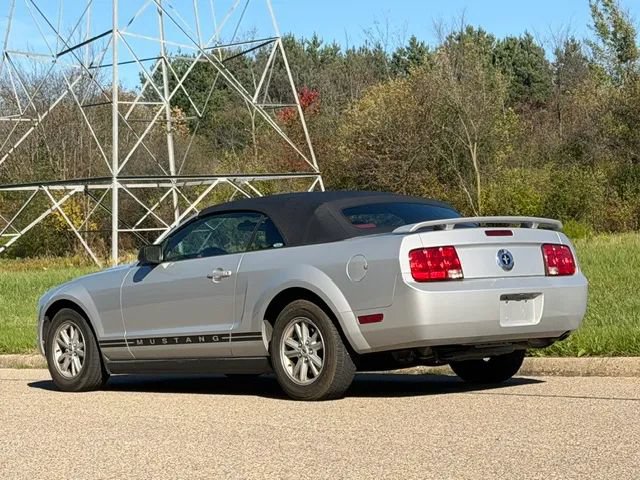 Used 2005 Ford Mustang Premium RWD image 14