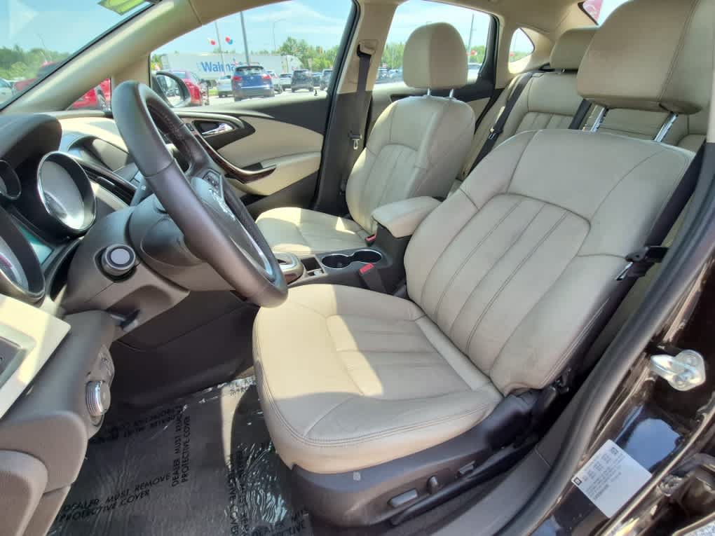 Used 2016 Buick Verano Leather w/ Experience Buick Package FWD image 10