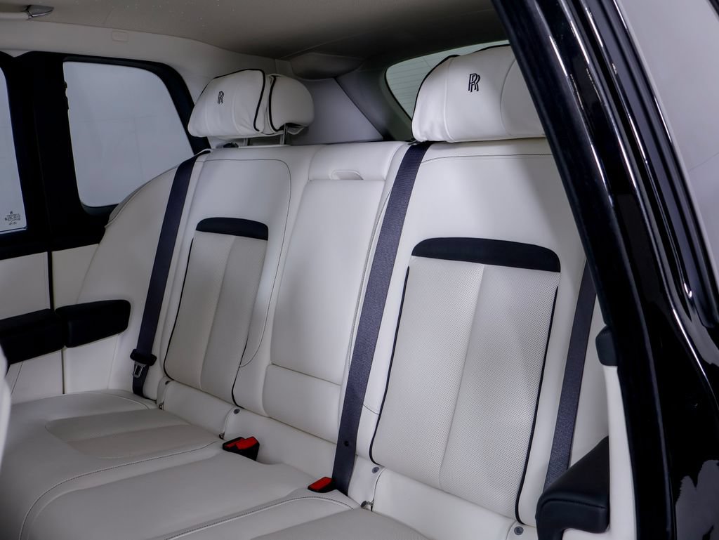 Used 2023 Rolls-Royce Cullinan w/ Technology Package AWD/4WD image 8