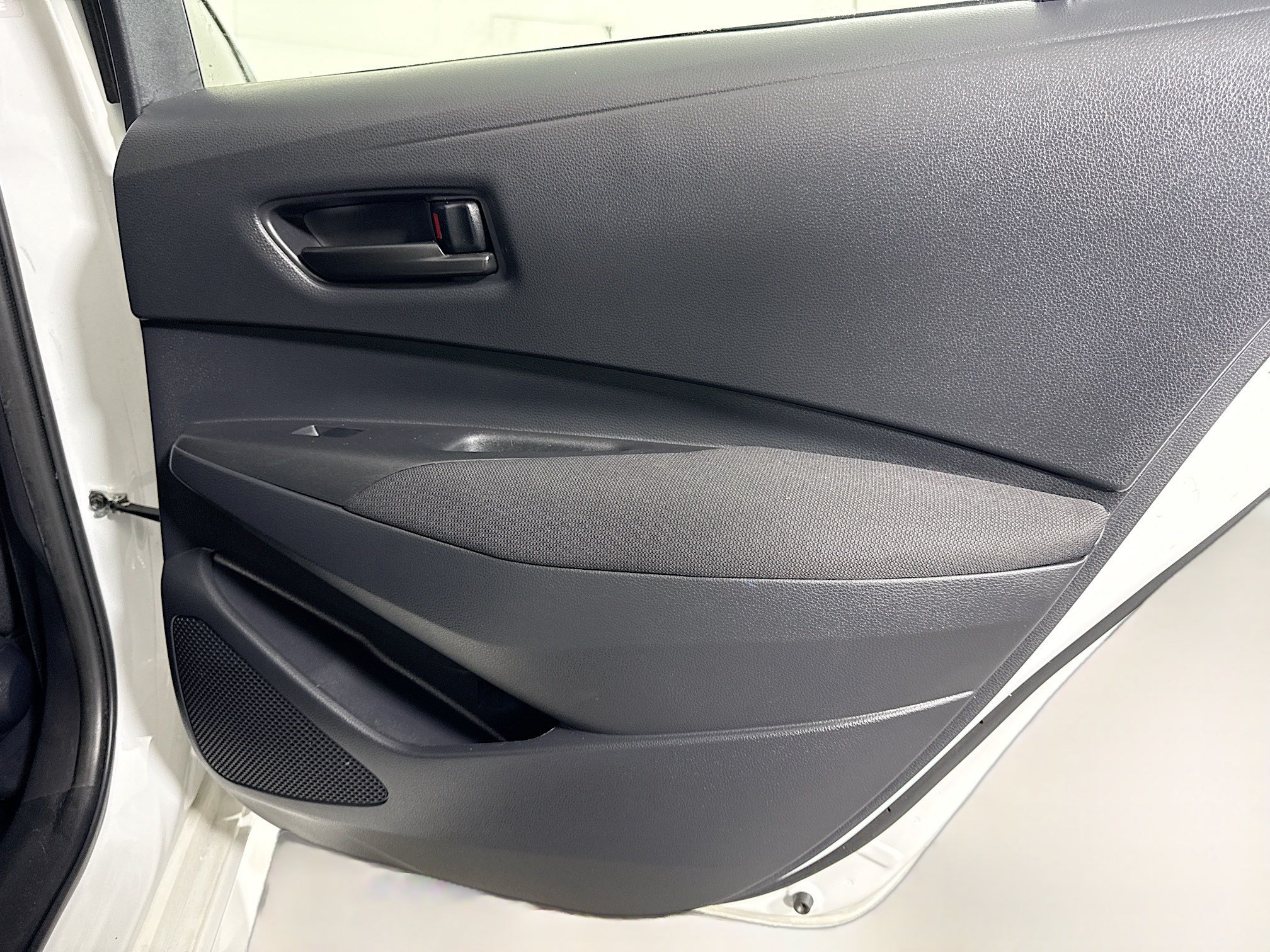Used 2025 Toyota Corolla LE FWD image 27
