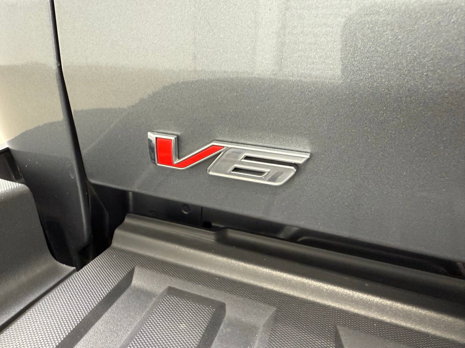 Used 2022 GMC Canyon Elevation Standard image 8