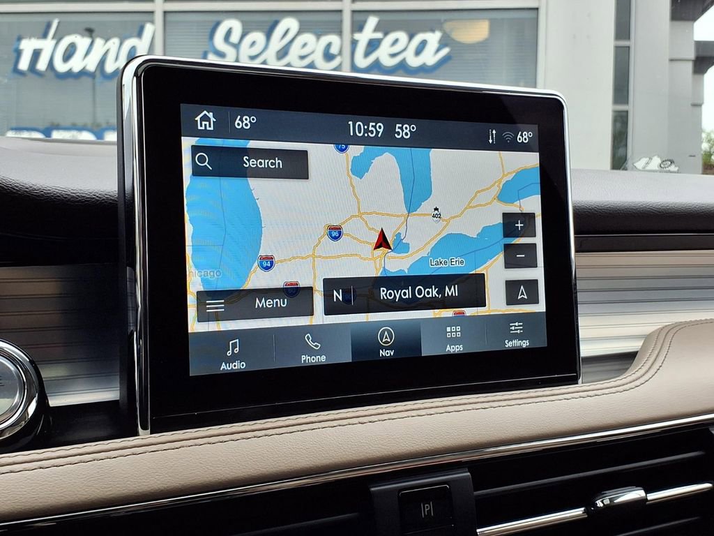 Used 2022 Lincoln Corsair AWD w/ Premium Package image 9