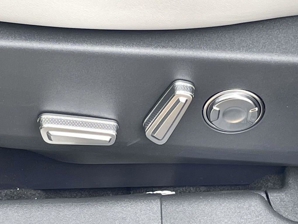 New 2026 Lincoln Nautilus Premier image 14