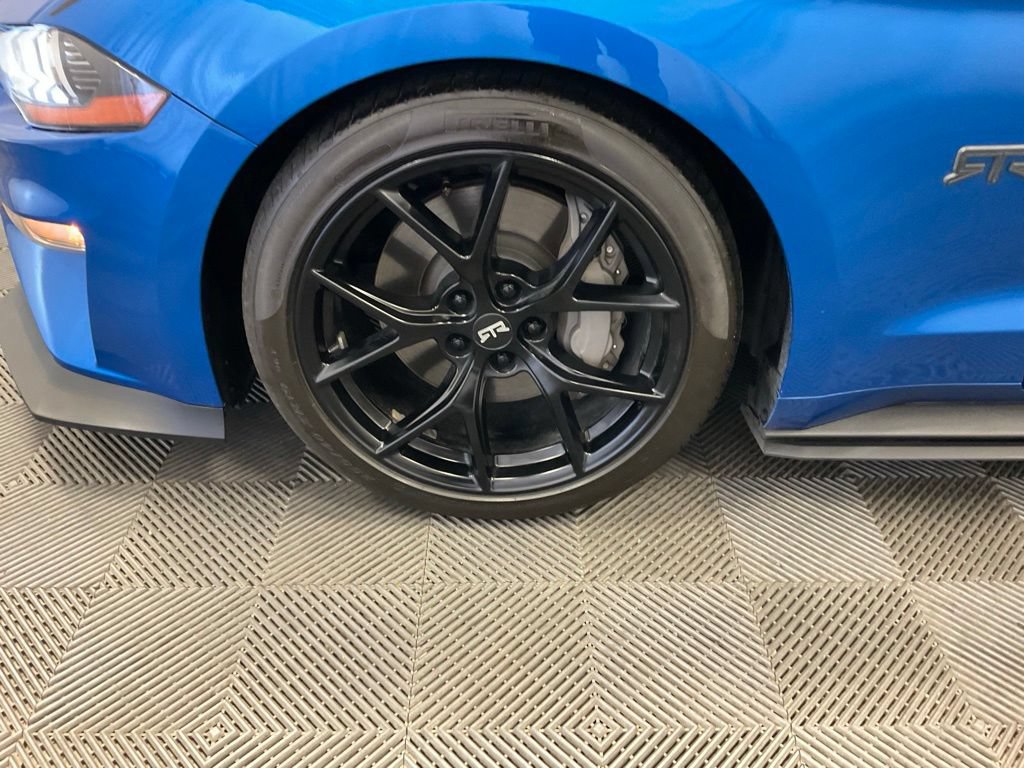 Used 2019 Ford Mustang Premium w/ Ecoboost Performance Package RWD image 9