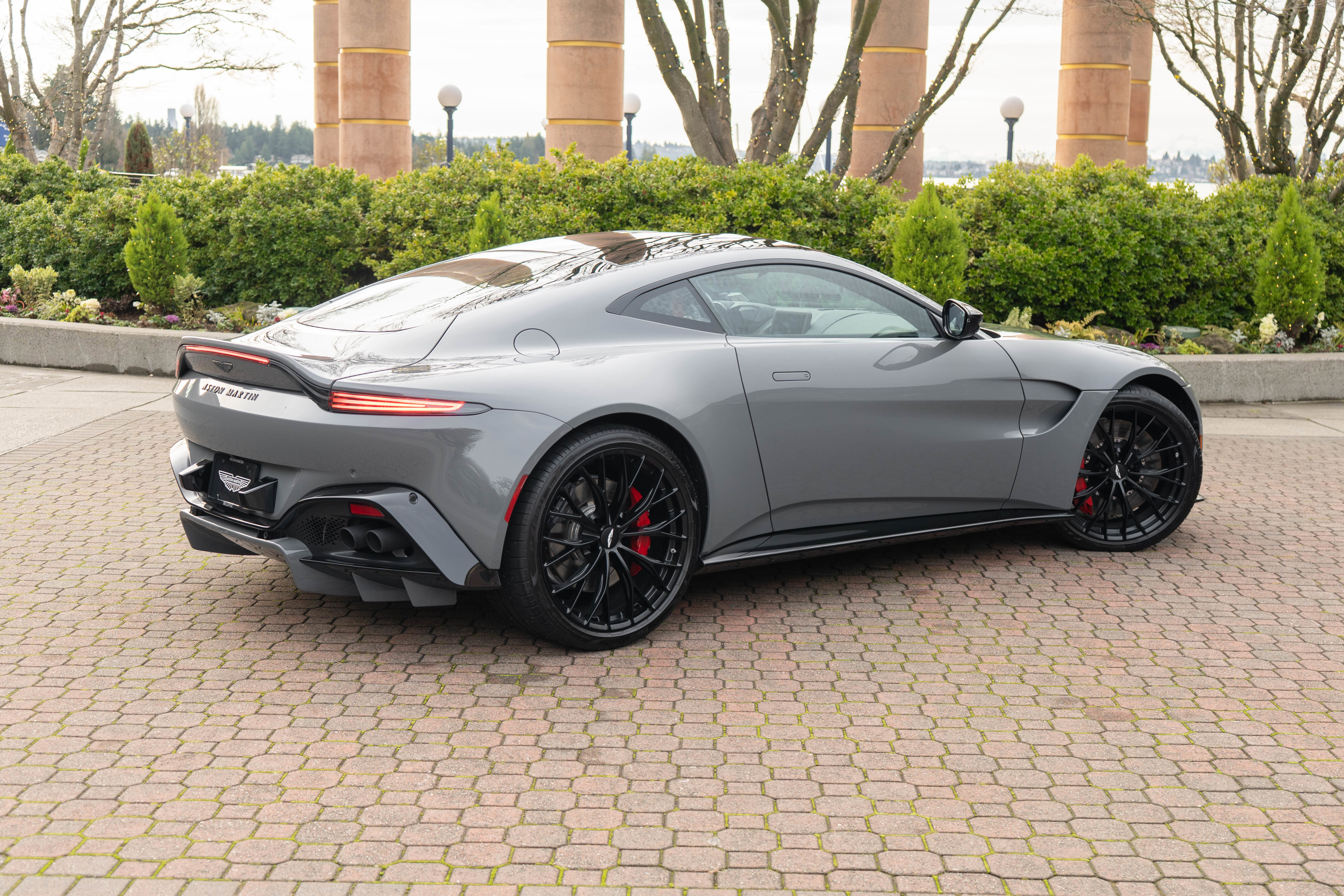 Used 2023 Aston Martin V8 Vantage Coupe image 46
