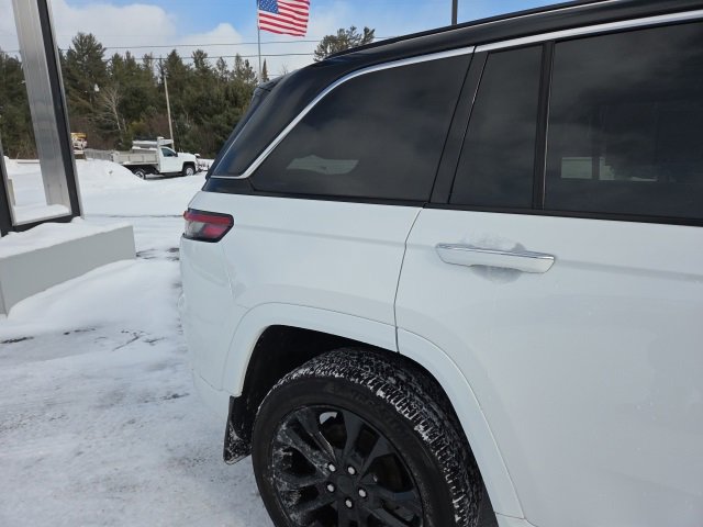 Used 2023 Jeep Grand Cherokee Overland w/ Luxury Tech Group IV image 87