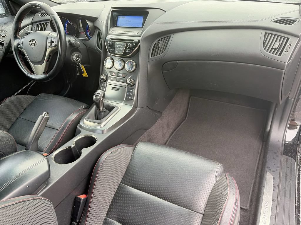 Used 2014 Hyundai Genesis 2.0T RWD image 9