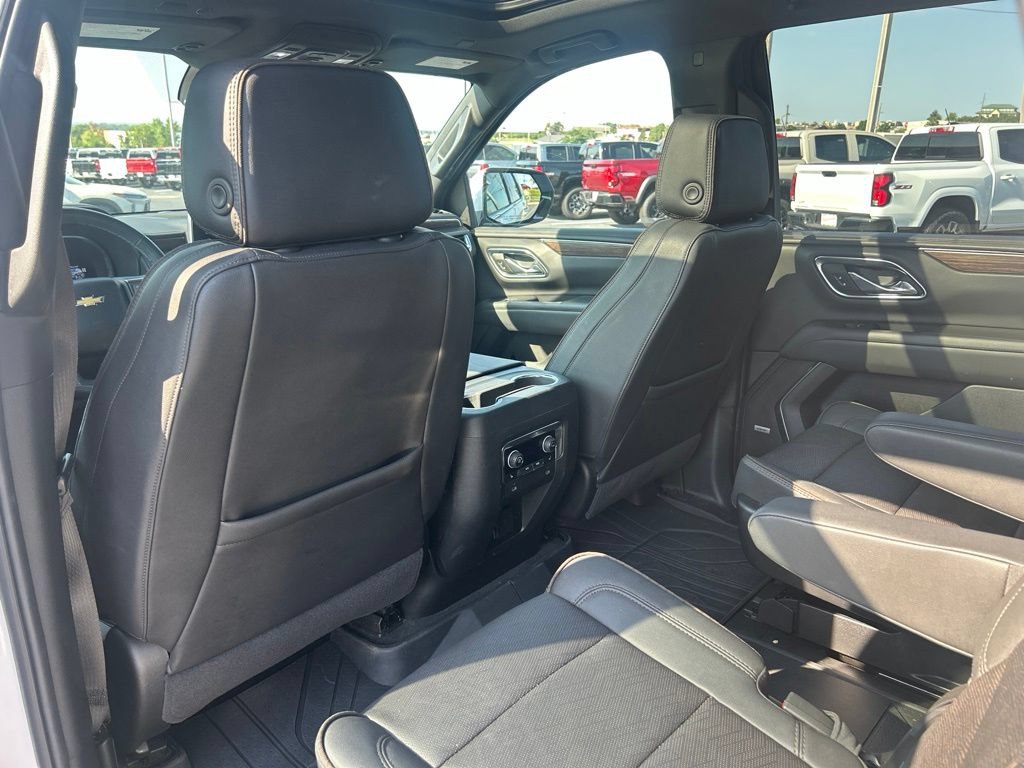 Used 2024 Chevrolet Tahoe High Country AWD/4WD image 35