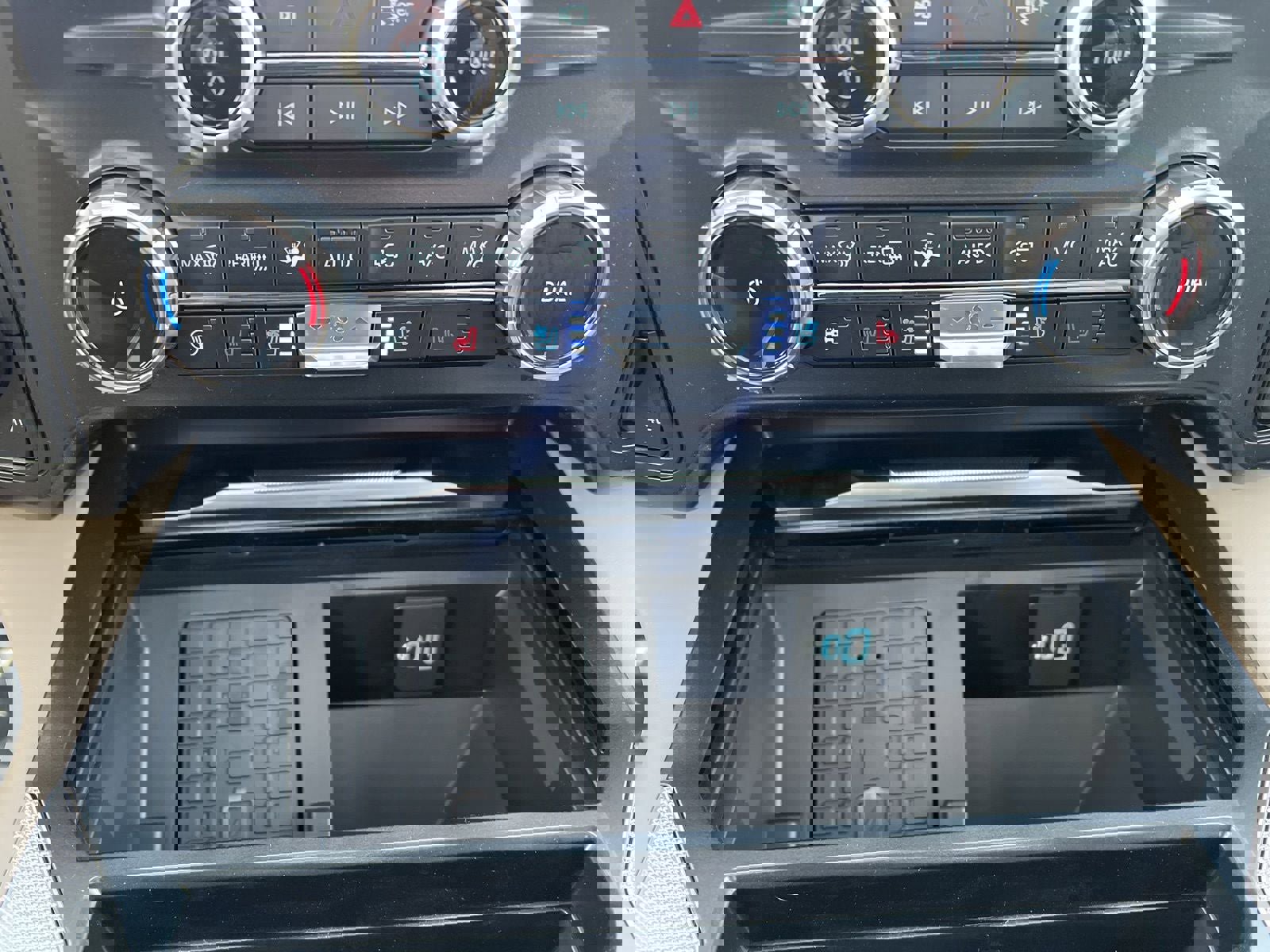 New 2026 Ford F350 Platinum w/ Platinum Plus Package image 31