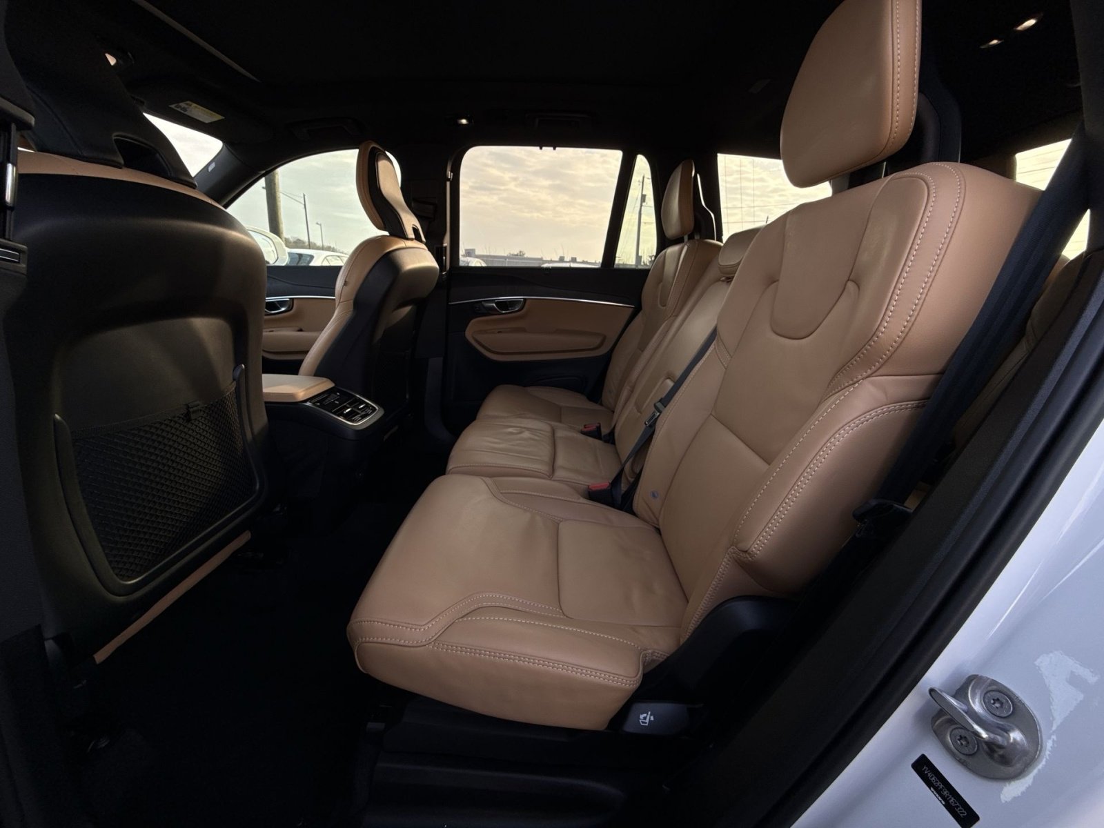 Used 2024 Volvo XC90 B6 Ultimate w/ Protection Package image 25