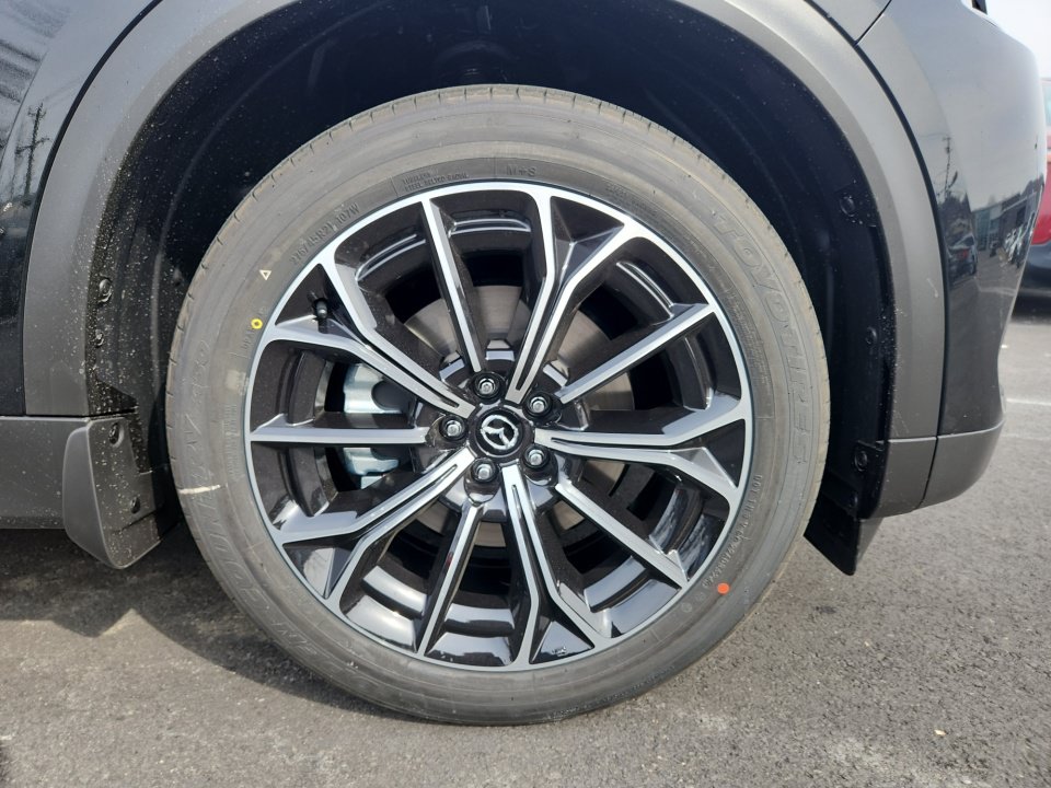 New 2025 MAZDA CX-70 Plug-In Hybrid w/ Premium Plus AWD/4WD image 25