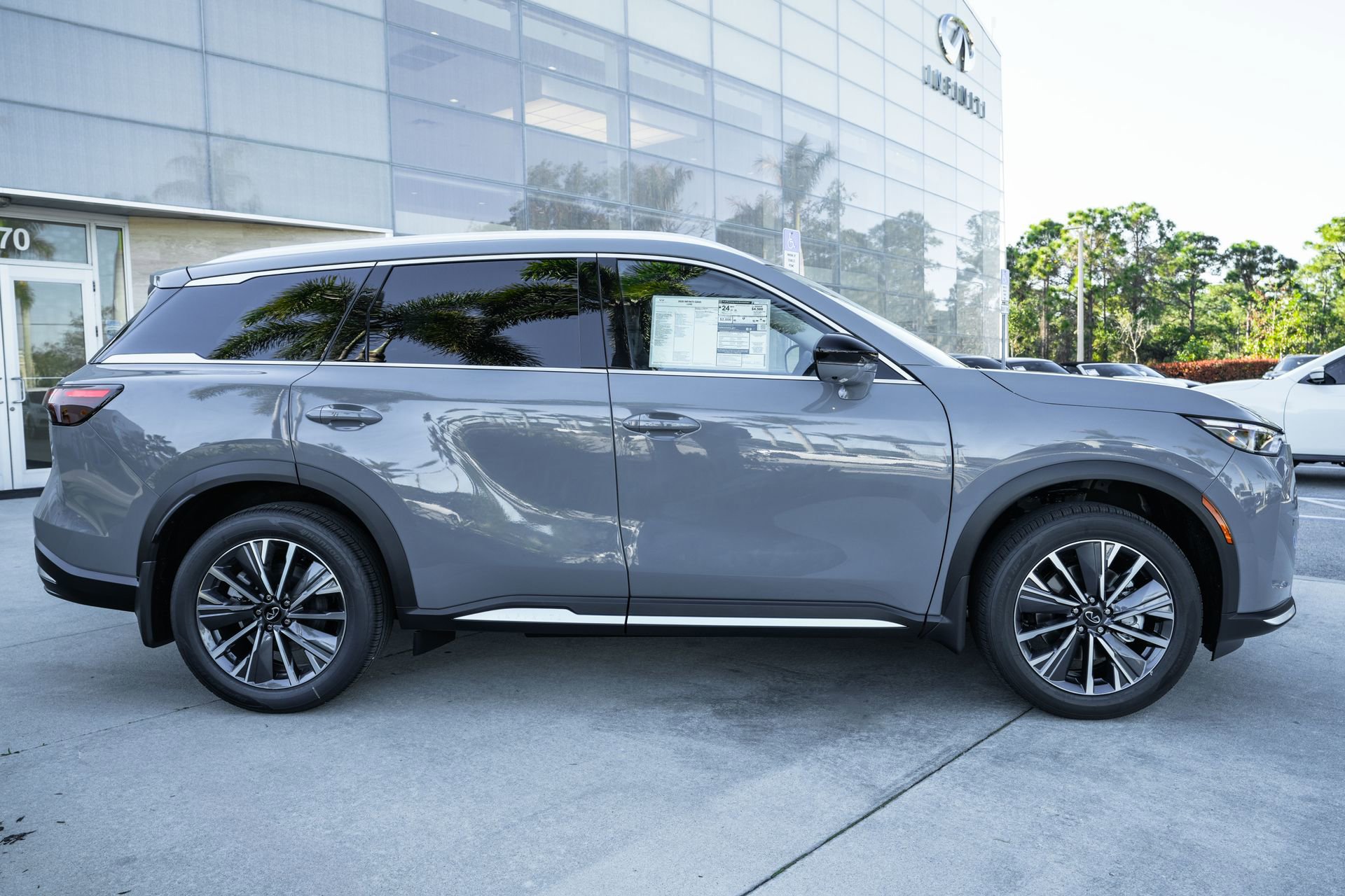 New 2026 INFINITI QX60 Luxe w/ Cargo Package image 23