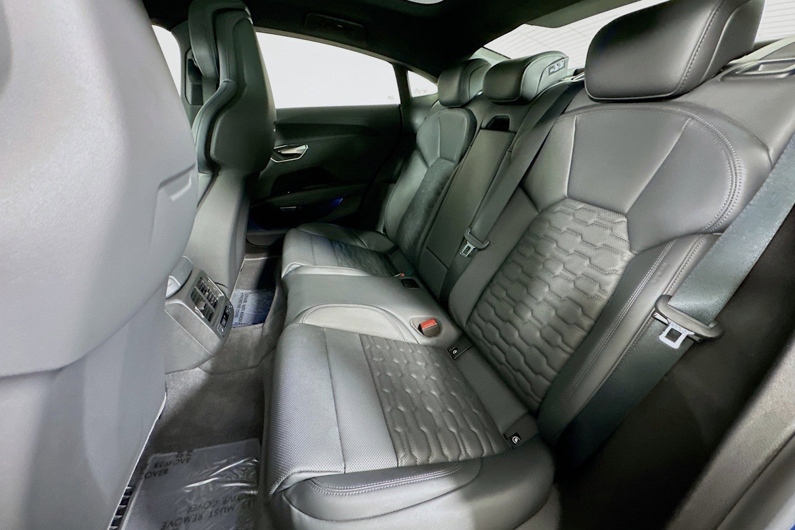 Used 2022 Audi e-tron GT Prestige w/ Prestige Package image 9