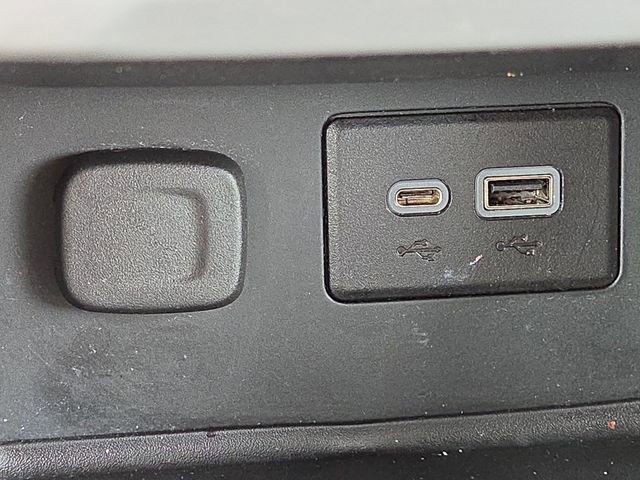 Certified 2023 GMC Acadia SLE w/ Driver Convenience Package image 36