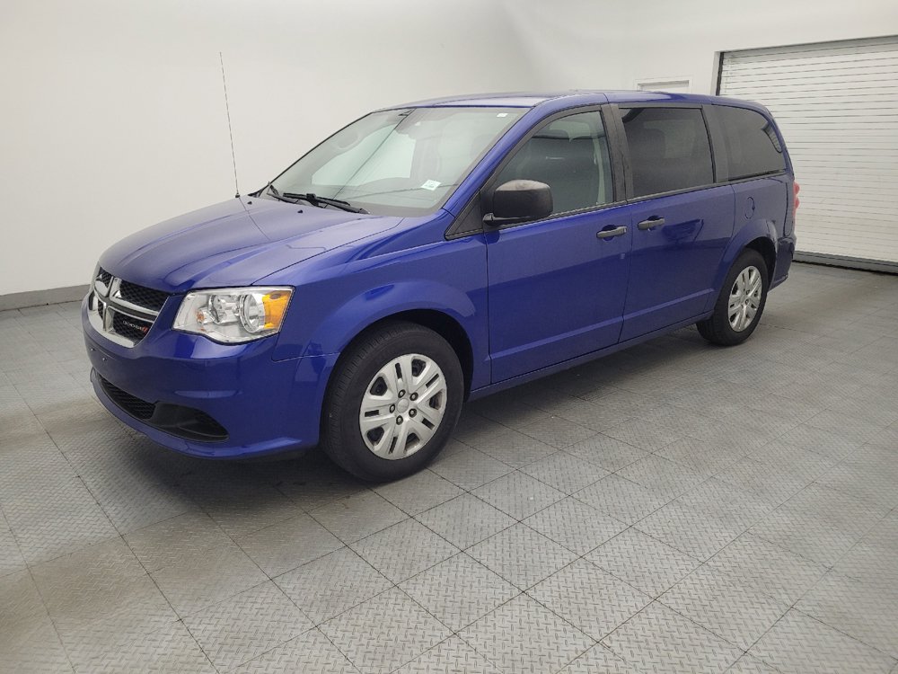 Used 2019 Dodge Grand Caravan SE FWD image 2