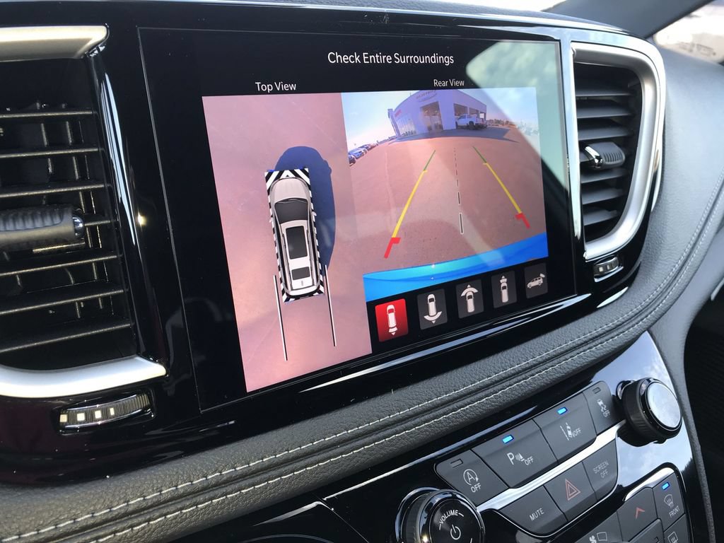 New 2026 Chrysler Pacifica Select FWD image 17