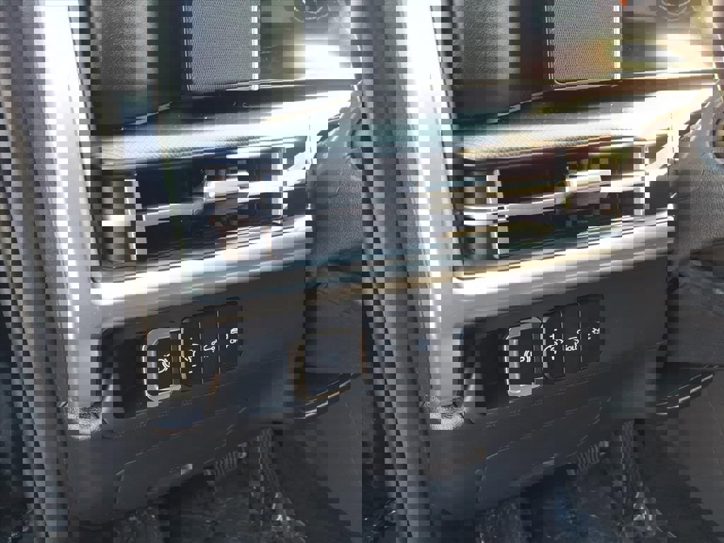 Used 2025 Hyundai Santa Fe SE image 19