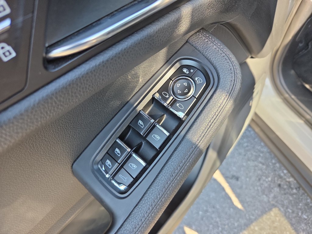 Used 2021 Porsche Macan AWD/4WD image 19