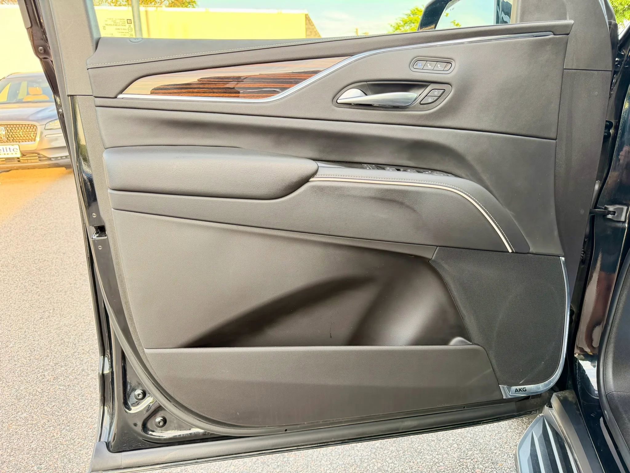 Used 2023 Cadillac Escalade Premium Luxury w/ Performance Package image 46