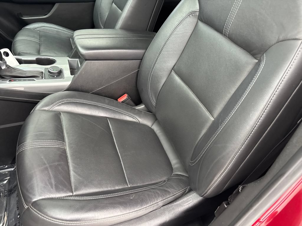 Used 2019 Chevrolet Blazer LT w/ Sound & Technology Package FWD image 18