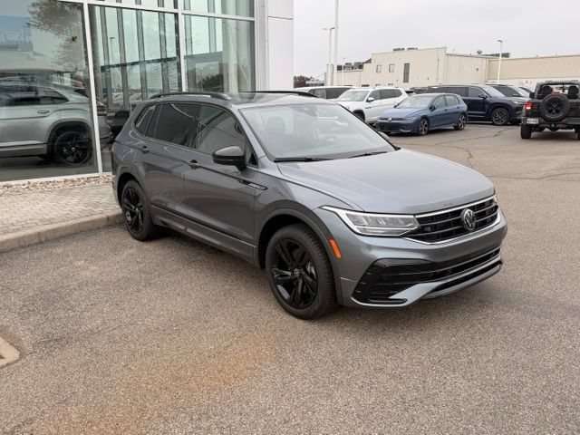 Certified 2024 Volkswagen Tiguan SE R-Line AWD/4WD image 5