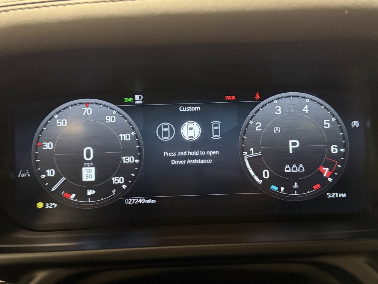 Used 2025 Land Rover Defender 110 S image 9